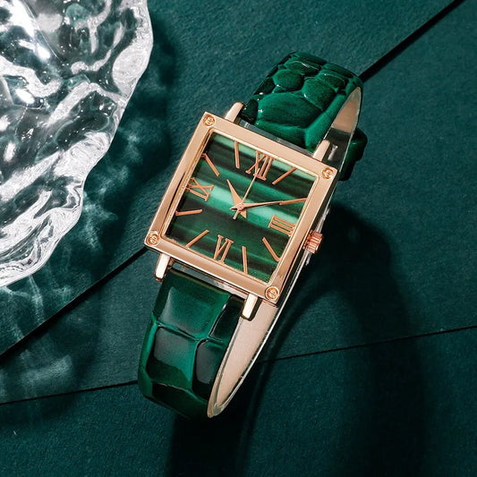 Éclat Éternel : Montre à Quartz Carrée pour Femme, Symbole de Luxe et de Raffinement